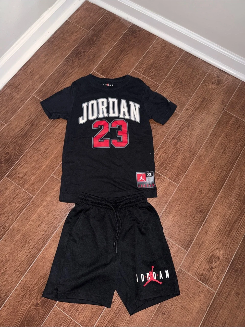 Boys Jordan Short set size medium